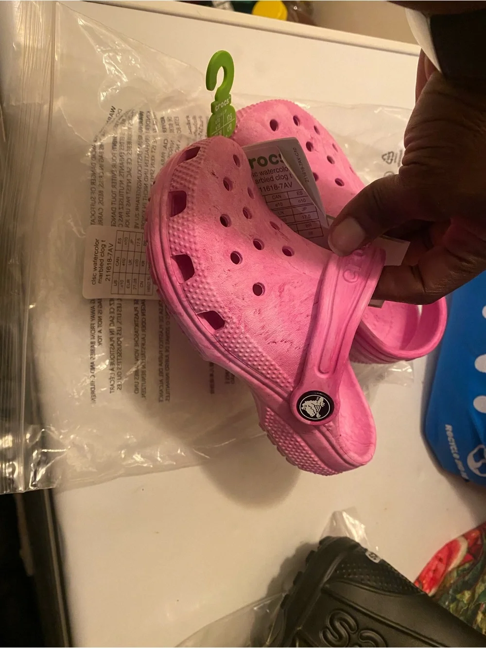 CROCS Kids Classic Clog in Bright Pink